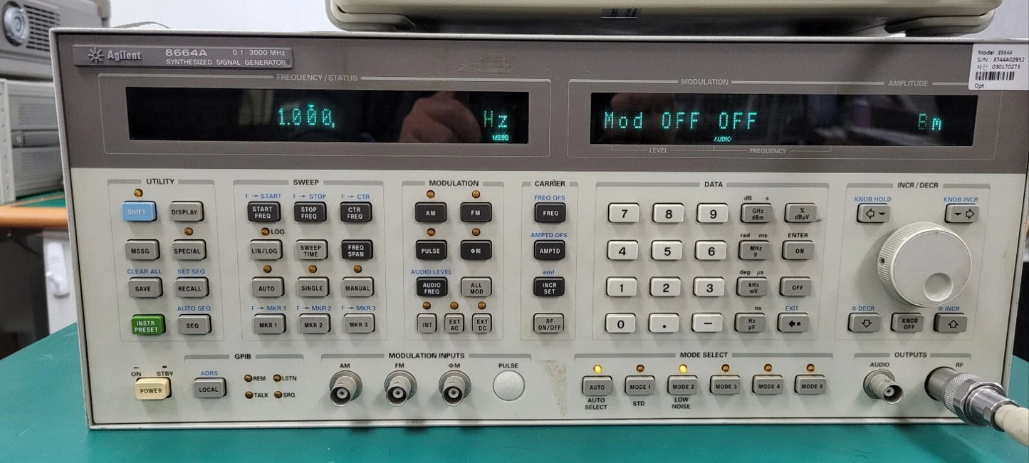 HP 8664A Signal Generator with no opt