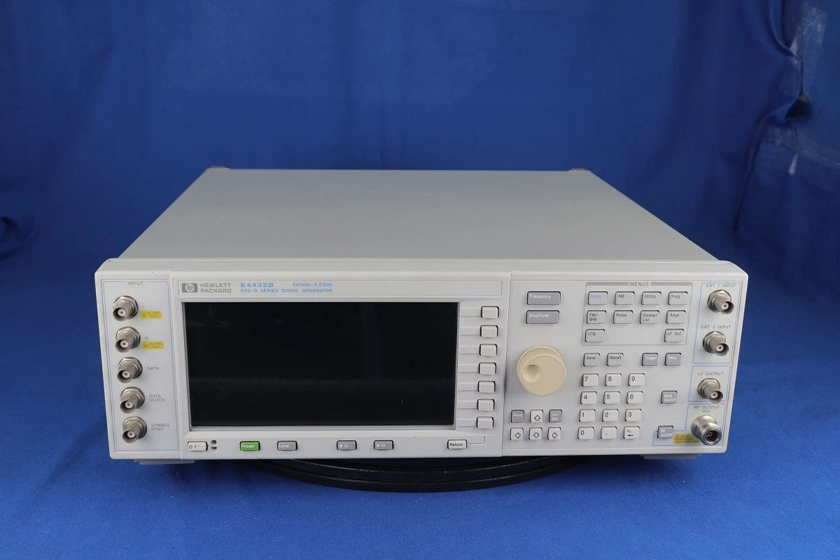 HP E4432B Signal Generator ESG HP brand, 1E5/ UN8/ UN9
