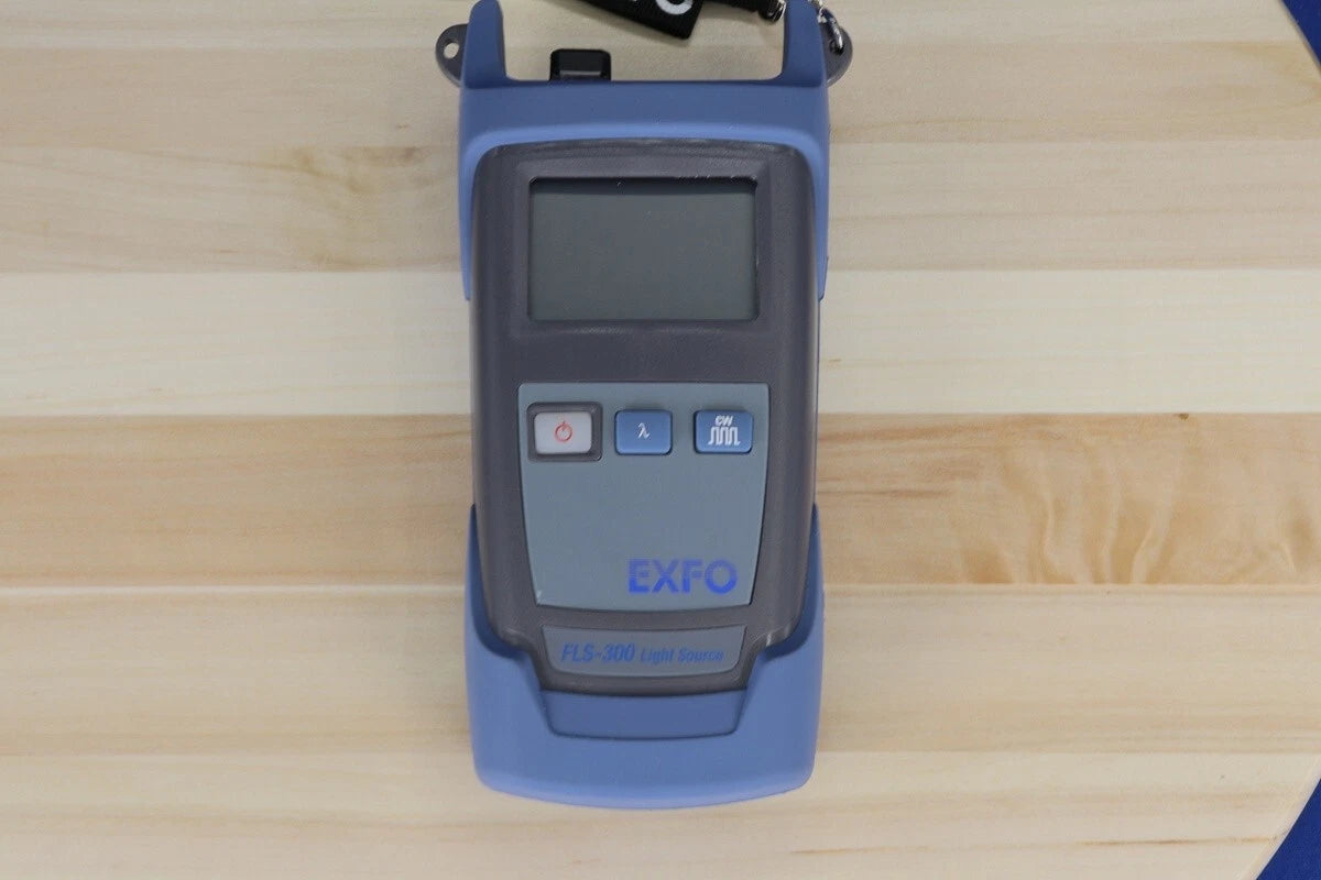 Exfo FLS-300-12D-El Optical Light Source Central Wavelength : 850+-25/ 1300+50-2