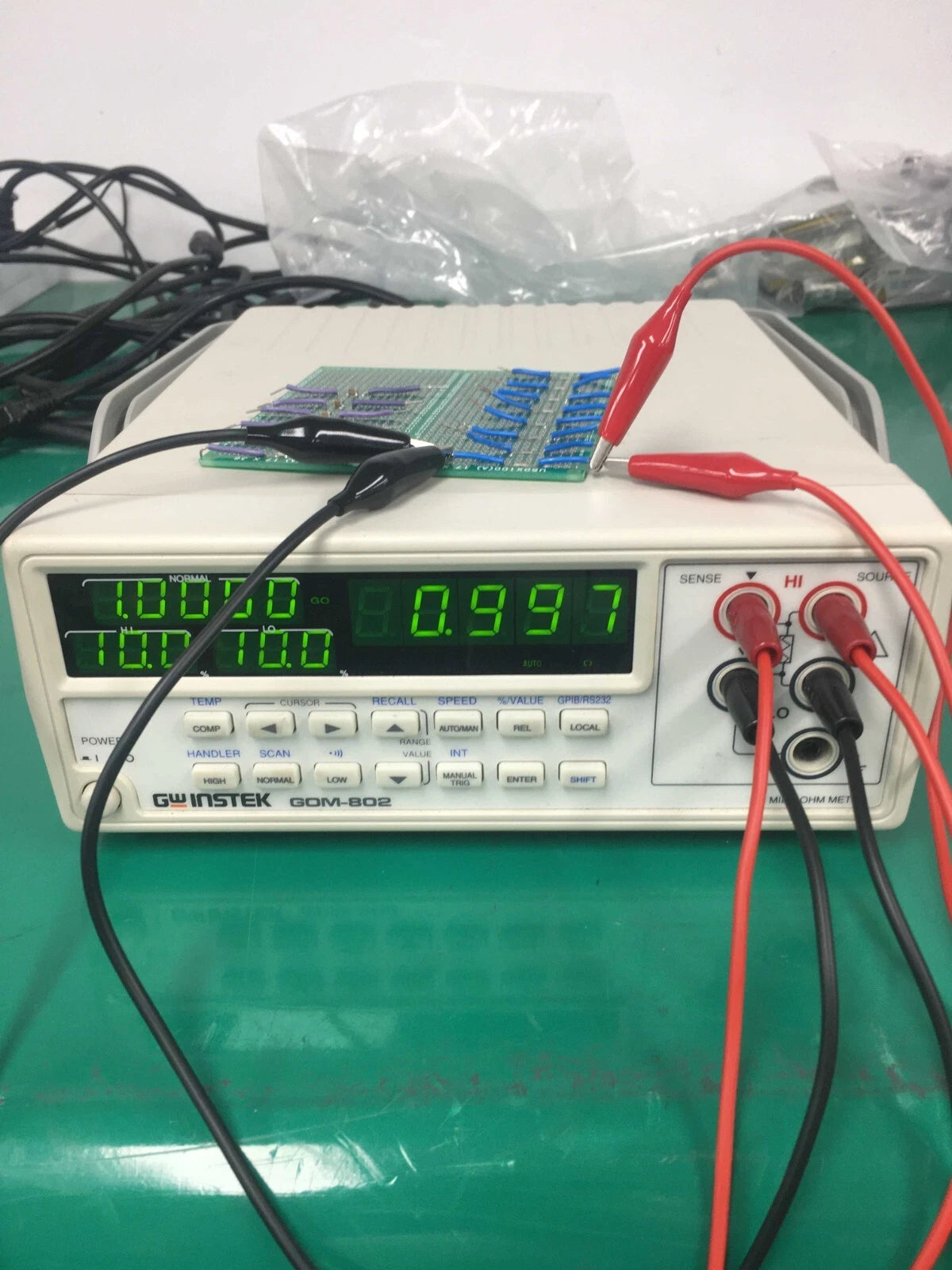 GW Instek GOM-802 Milliohm Meter