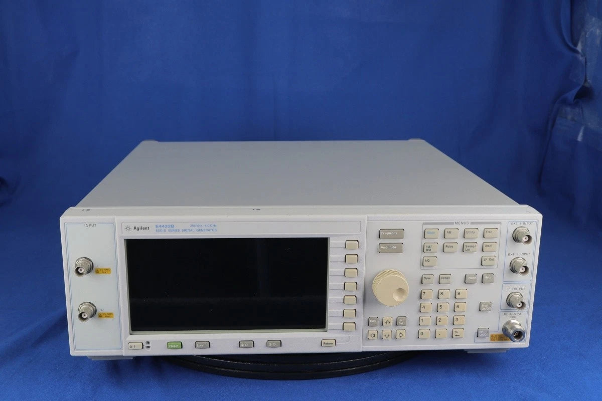 Agilent E4433B Signal Generator ESG Agilent label, 250KHz to 4GHz