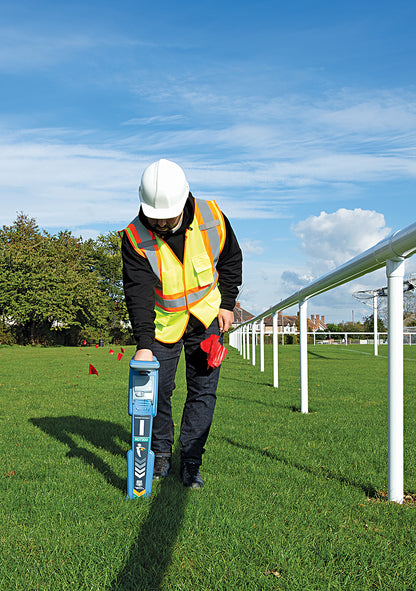 RD7200 Cable and Pipe Locator
