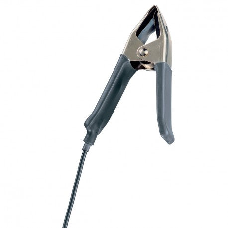 Clamp probe for measurements on pipes